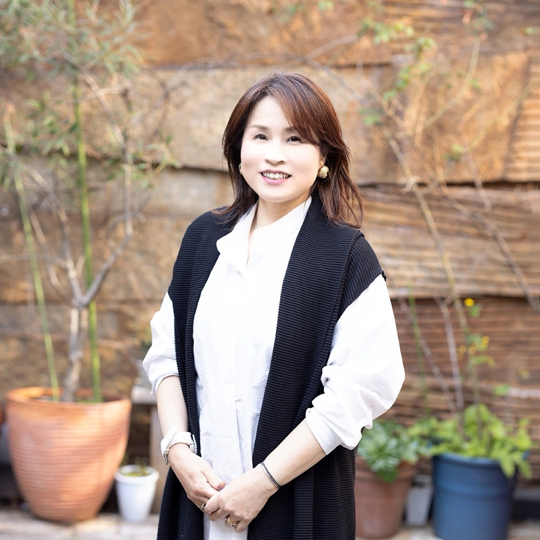 Anne 坂川あゆみ 先生